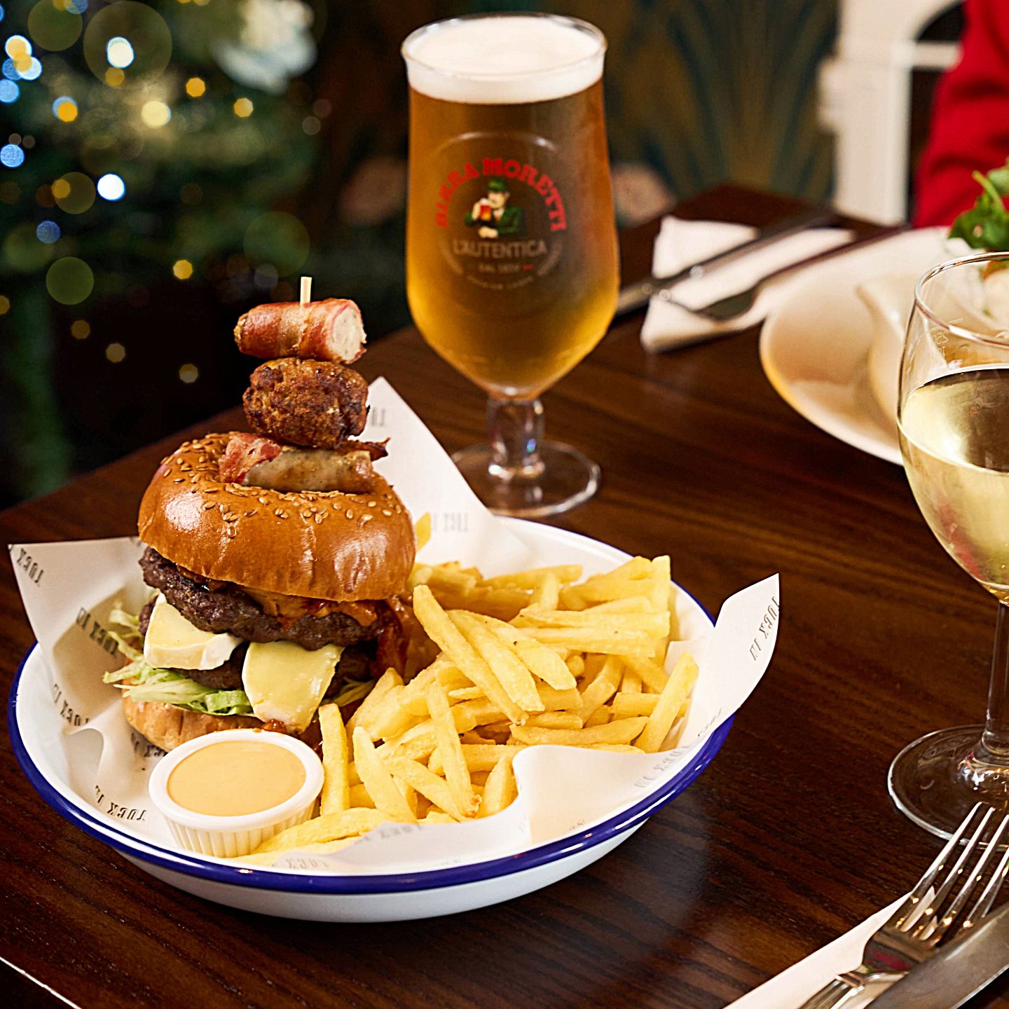 Festive Lunch & Dinner at The Moreton Arms in Wolverhampton